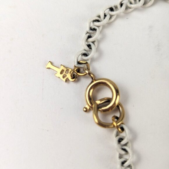 Vintage Trifari White Metal Statement Necklace - Picture 8 of 8